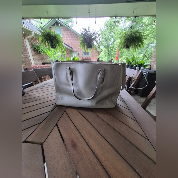 Kate Spade Handbag With Crossbody Strap Euc - Picture 3 of 8